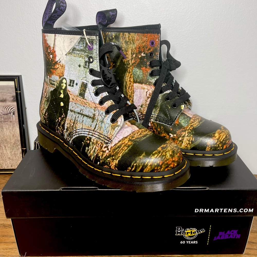 NIB Dr. Marten Doc Marten Black Sabbath 🦇 boots